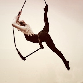 Static & Dance Trapeze - Strong Beginners / Intermediate